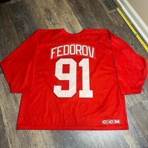 Vintage 1990s Sergei Fedorov red wings jersey Size XL CCM